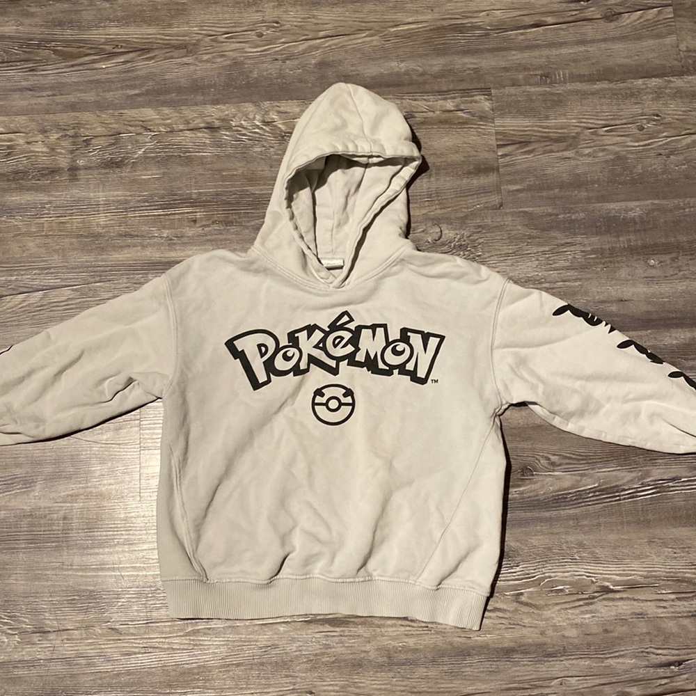 Pokémon sweatshirt Zara